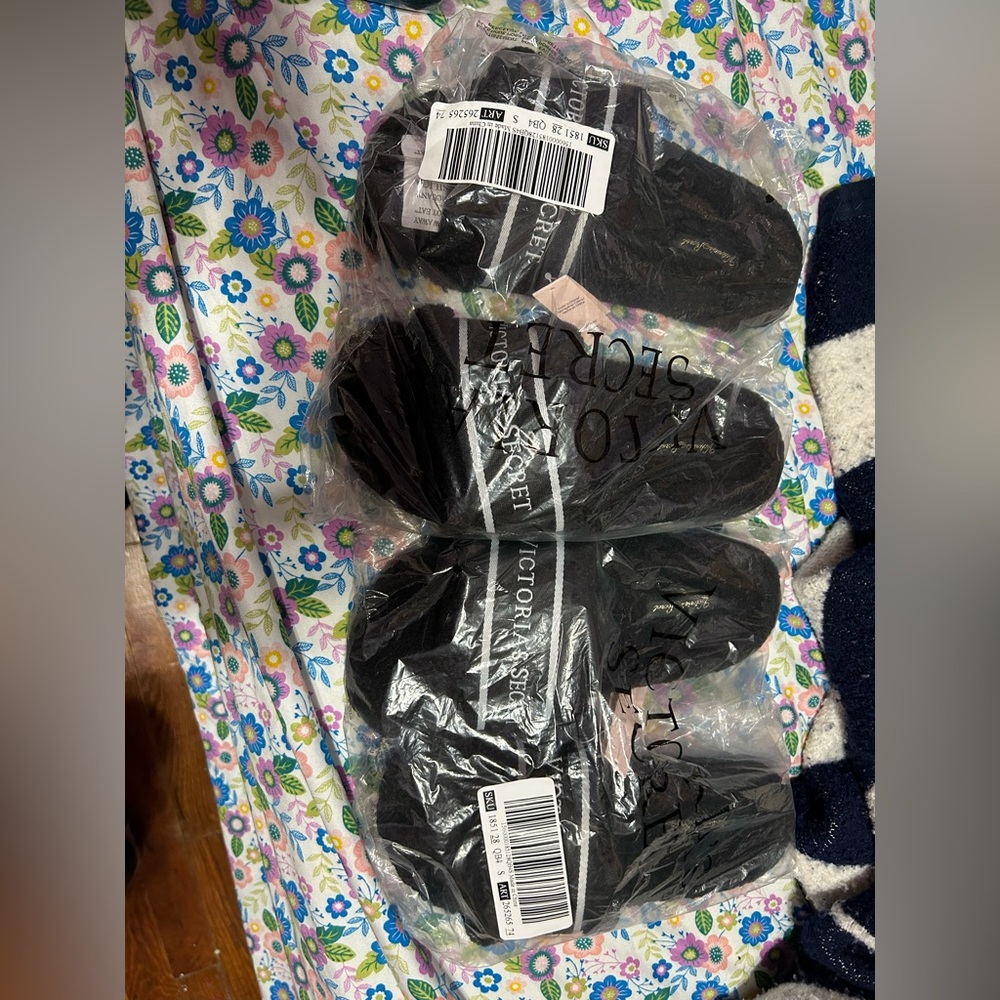 V.S SLIPPERS